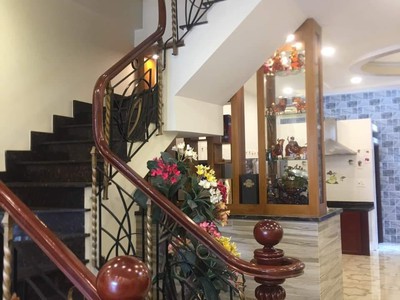 Cho thuê pjongf khép kín chính chủ t2 4456