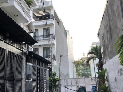 Cho thuê pjongf khép kín chính chủ t2 4435
