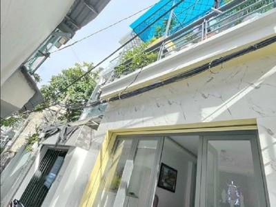 Cho thuê pjongf khép kín chính chủ t2 4792