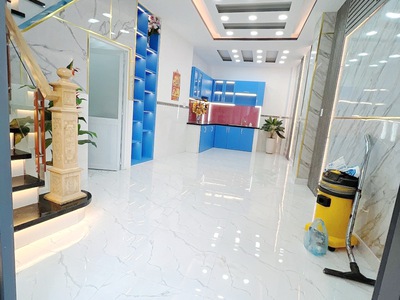 Cho thuê pjongf khép kín chính chủ t2 4810