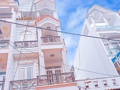 Cho thuê pjongf khép kín chính chủ t2 4831
