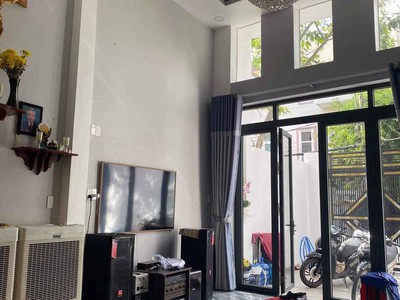 Cho thuê pjongf khép kín chính chủ t2 5372