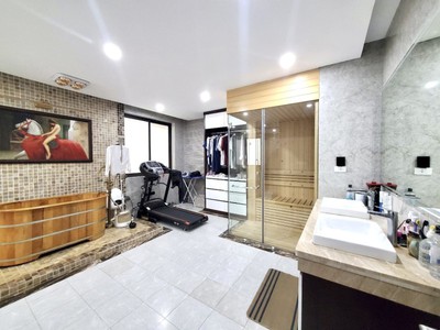 Cho thuê pjongf khép kín chính chủ t2 5384