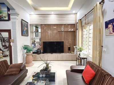 Cho thuê pjongf khép kín chính chủ t2 5375