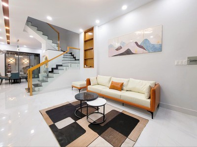 Cho thuê pjongf khép kín chính chủ t2 5435