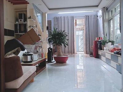 Cho thuê pjongf khép kín chính chủ t2 5739