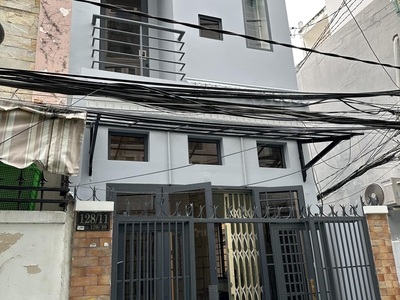 Cho thuê pjongf khép kín chính chủ t2 5845