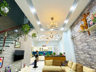 Cho thuê pjongf khép kín chính chủ t2 5858