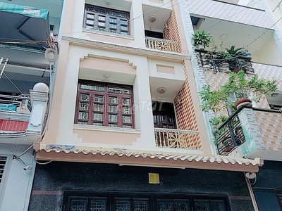 Cho thuê pjongf khép kín chính chủ t2 6136