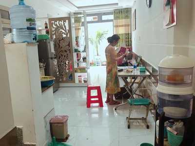 Cho thuê pjongf khép kín chính chủ t2 6499
