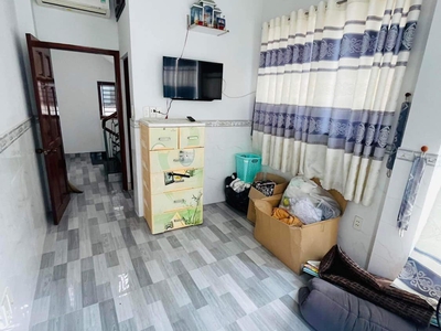 Nhà ngộp Q5 Cao Đạt 4 tầng,hạ gần 1tỷ, HXH chỉ nhỉnh 4tỷ 2