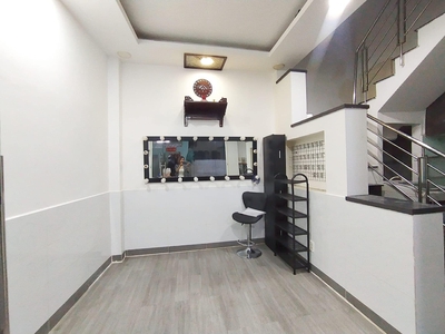 Nhà ngộp quá rẻ giáp Q1,Q5 từ 4tỷ5 hạ còn 3,3 tỷ TL  3 tầng 2