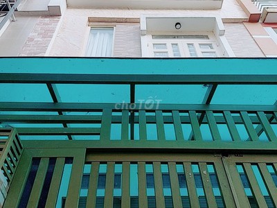 Cho thuê pjongf khép kín chính chủ t2 6641