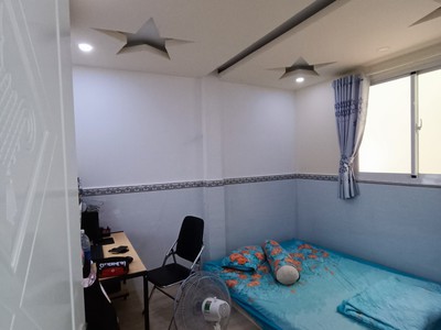 Cho thuê pjongf khép kín chính chủ t2 7098