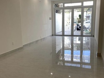 Bán nhà gân chợ bùi thi xuân 2