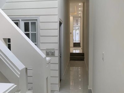 Bán nhà gân chợ bùi thi xuân 1