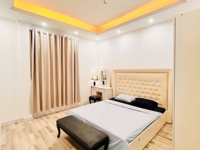 Cho thuê pjongf khép kín chính chủ t2 6849