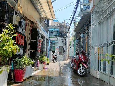 Cho thuê pjongf khép kín chính chủ t2 6824