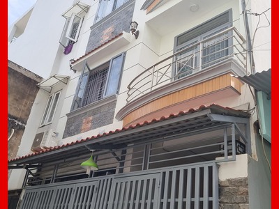Cho thuê pjongf khép kín chính chủ t2 7024
