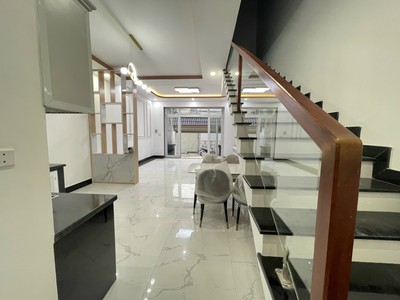Cho thuê pjongf khép kín chính chủ t2 6831