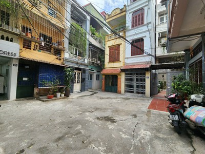 Cho thuê pjongf khép kín chính chủ t2 7608