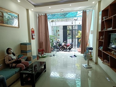 Cho thuê pjongf khép kín chính chủ t2 7436