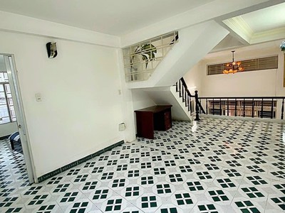 Cho thuê pjongf khép kín chính chủ t2 7525