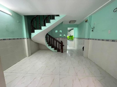 Cho thuê pjongf khép kín chính chủ t2 7328