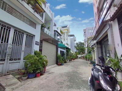 Cách gò dầu và  nguyễn súy 300m. dt 4x14, 4 tầng. giá 6tỷ tl 1