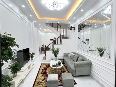 Cho thuê pjongf khép kín chính chủ t2 8363