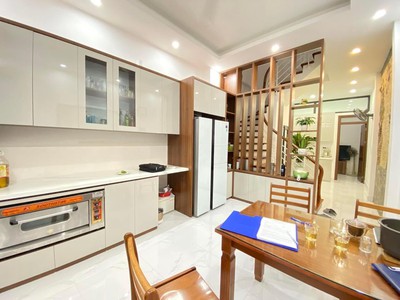 Cho thuê pjongf khép kín chính chủ t2 7887