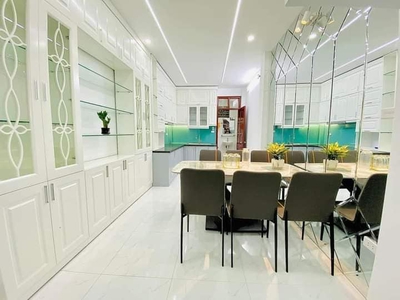 Cho thuê pjongf khép kín chính chủ t2 8362