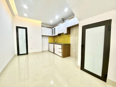 Cho thuê pjongf khép kín chính chủ t2 8484