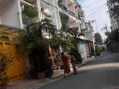 Cho thuê pjongf khép kín chính chủ t2 8582