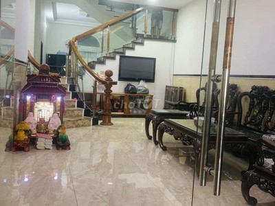Cho thuê pjongf khép kín chính chủ t2 8457