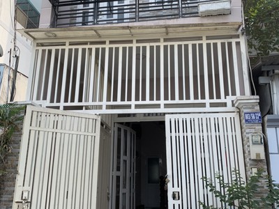 Cho thuê pjongf khép kín chính chủ t2 7856