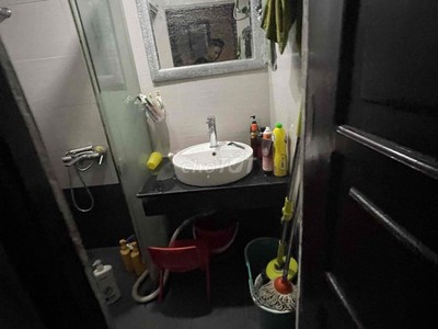 Cho thuê pjongf khép kín chính chủ t2 8125