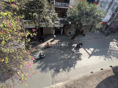 Cho thuê pjongf khép kín chính chủ t2 8127
