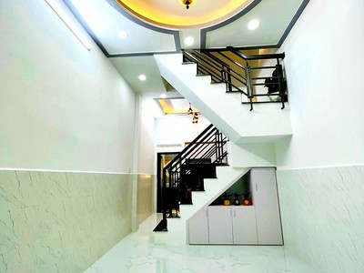 Cho thuê pjongf khép kín chính chủ t2 8132