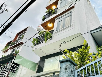 Cho thuê pjongf khép kín chính chủ t2 7687
