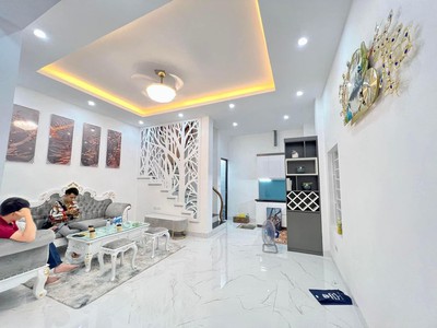 Cho thuê pjongf khép kín chính chủ t2 9173