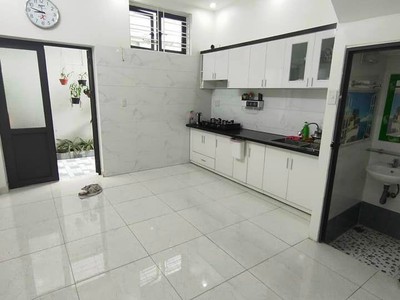 Cho thuê pjongf khép kín chính chủ t2 8983