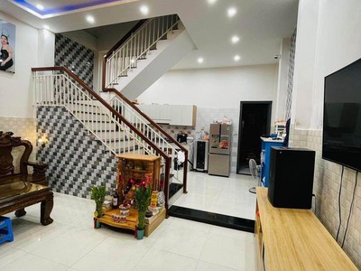Cho thuê pjongf khép kín chính chủ t2 9756