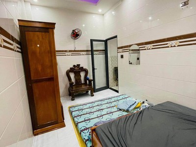 Cho thuê pjongf khép kín chính chủ t2 9758