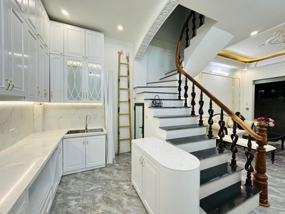 Cho thuê pjongf khép kín chính chủ t2 9127