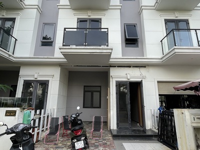 Cho thuê pjongf khép kín chính chủ t2 9024