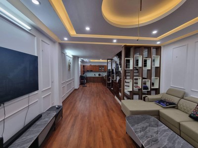 Cho thuê pjongf khép kín chính chủ t2 9825
