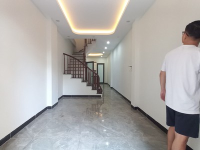 Cho thuê pjongf khép kín chính chủ t2 8999