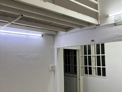 Cho thuê pjongf khép kín chính chủ t2 9217