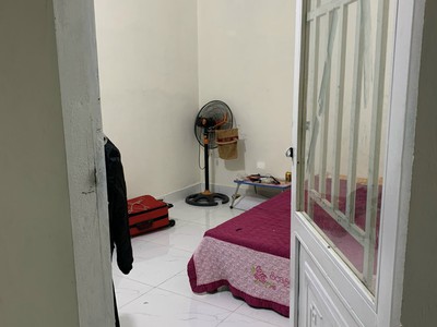 Cho thuê pjongf khép kín chính chủ t2 9432